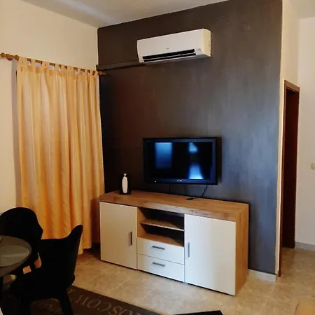 Apartman Ana And Vesna Póla
