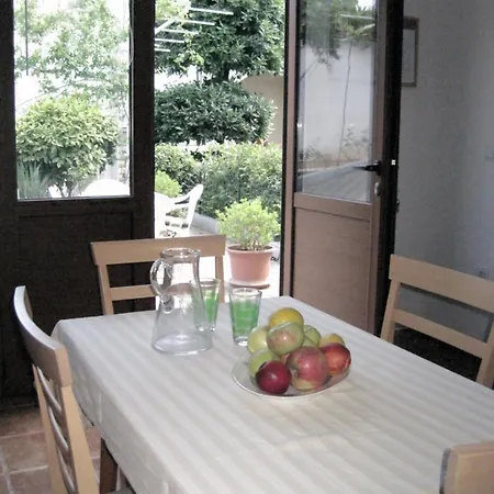 Ana And Vesna アパート *