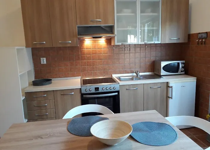 Ana And Vesna * Pula