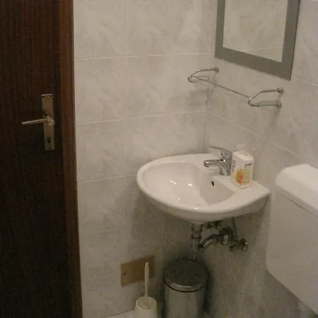 Ana And Vesna 아파트 *